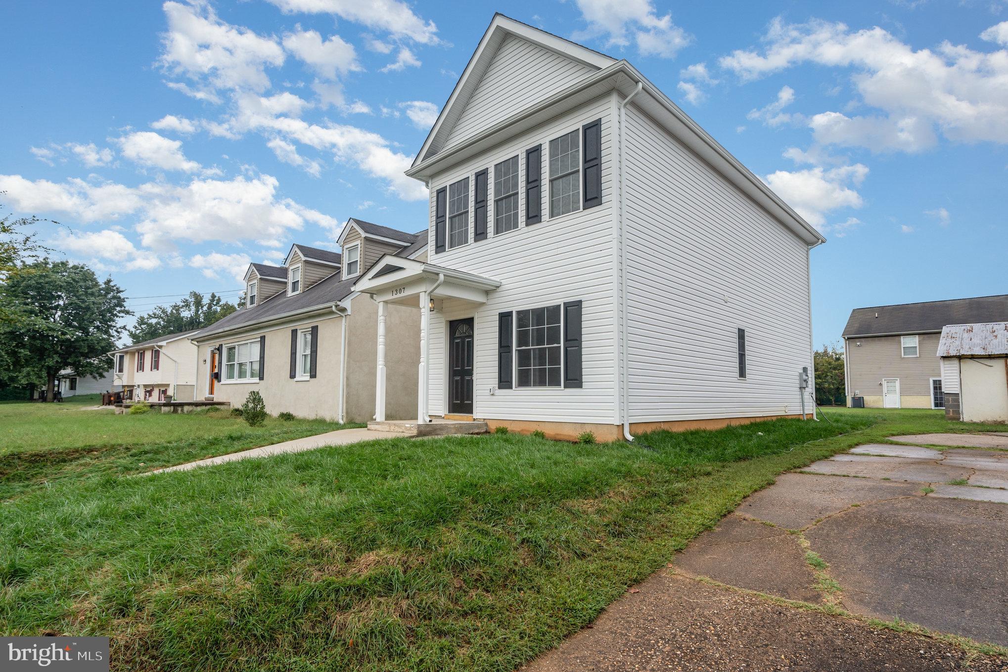 1307 CARDWELL STREET