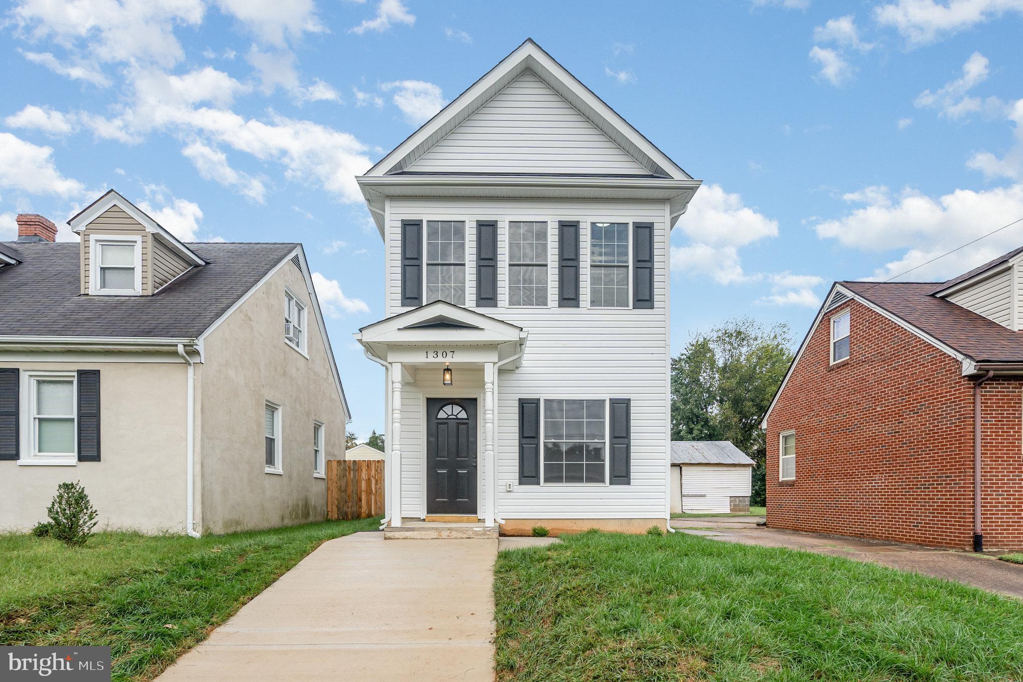 1307 CARDWELL STREET