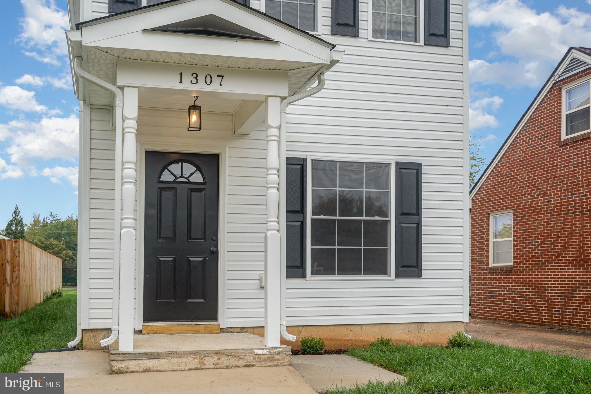 1307 CARDWELL STREET