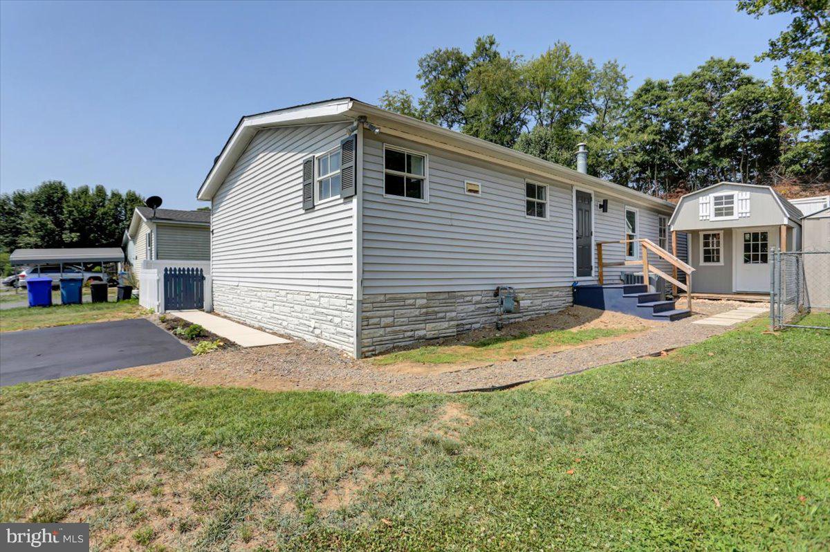 HIGHLAND MANOR - Residential