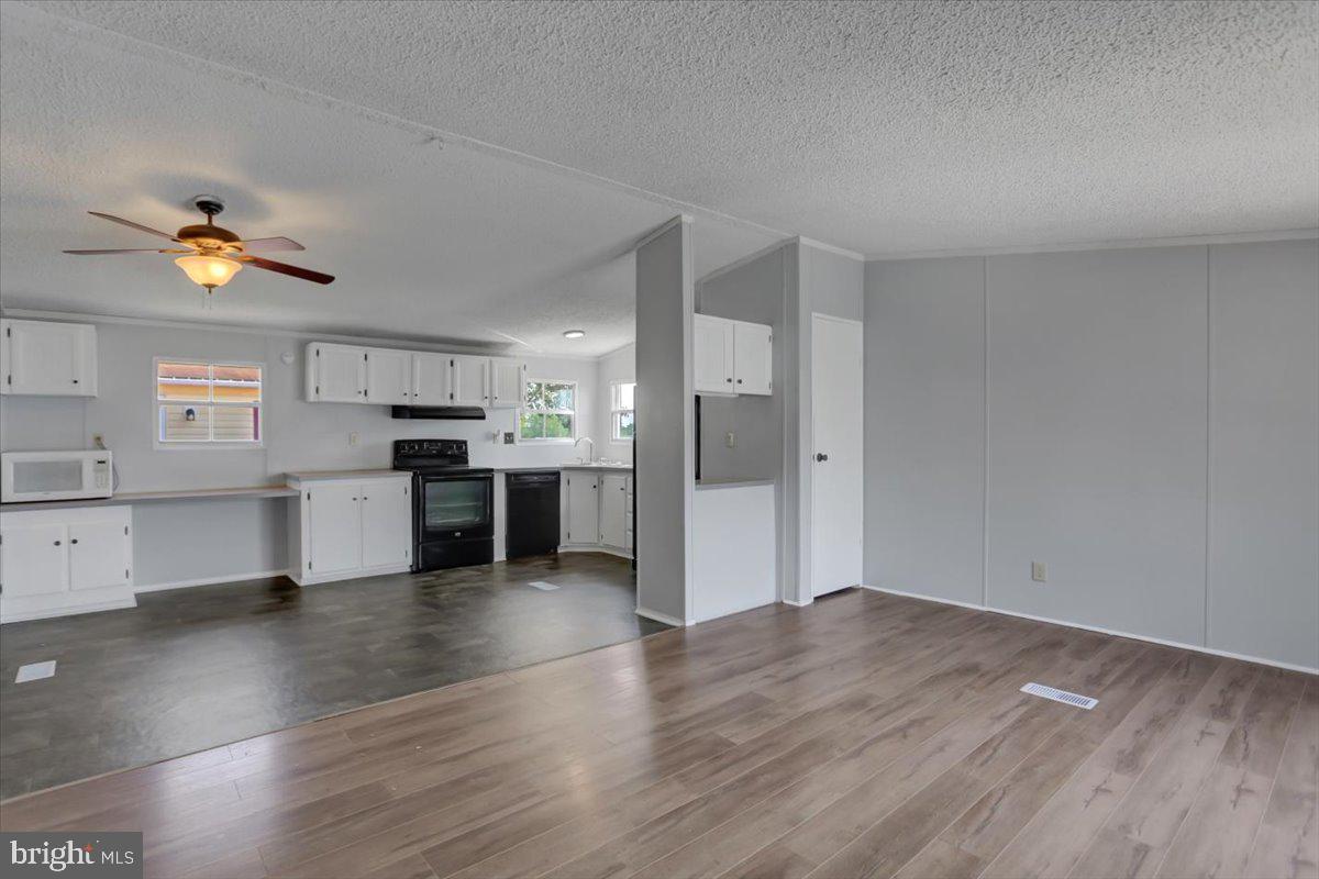 HIGHLAND MANOR - Residential