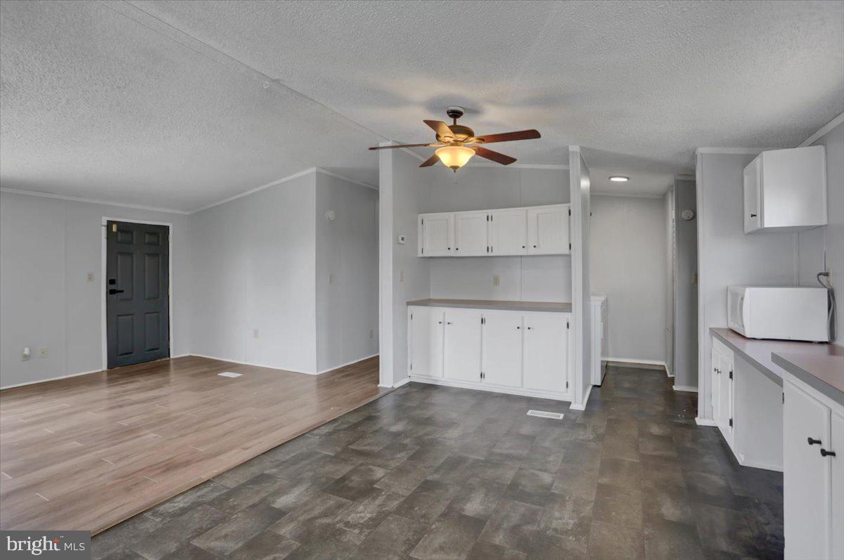 HIGHLAND MANOR - Residential