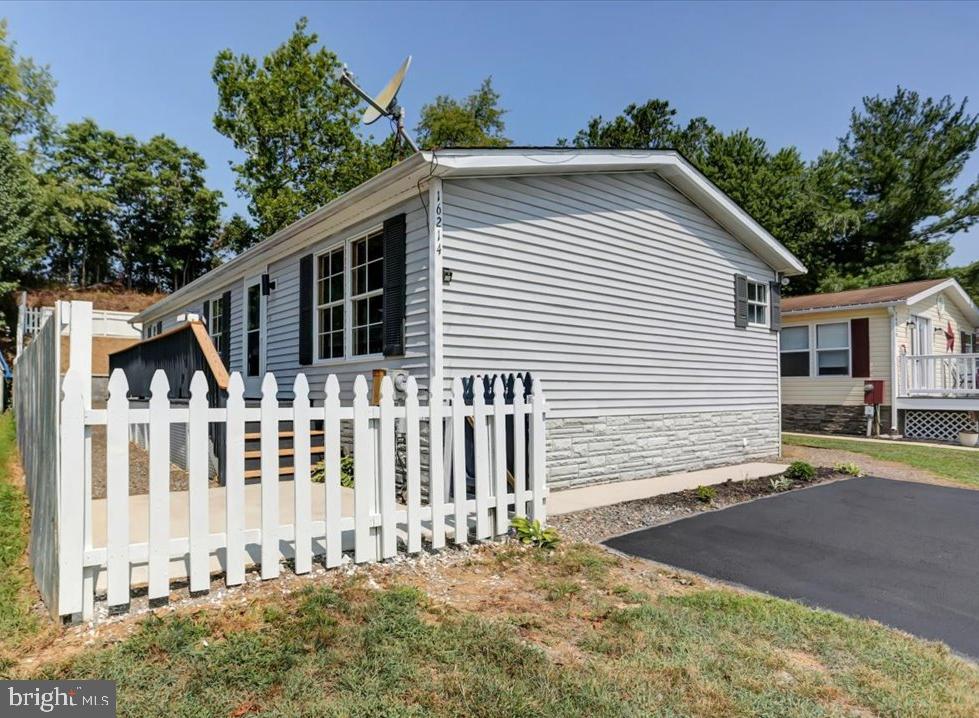 HIGHLAND MANOR - Residential