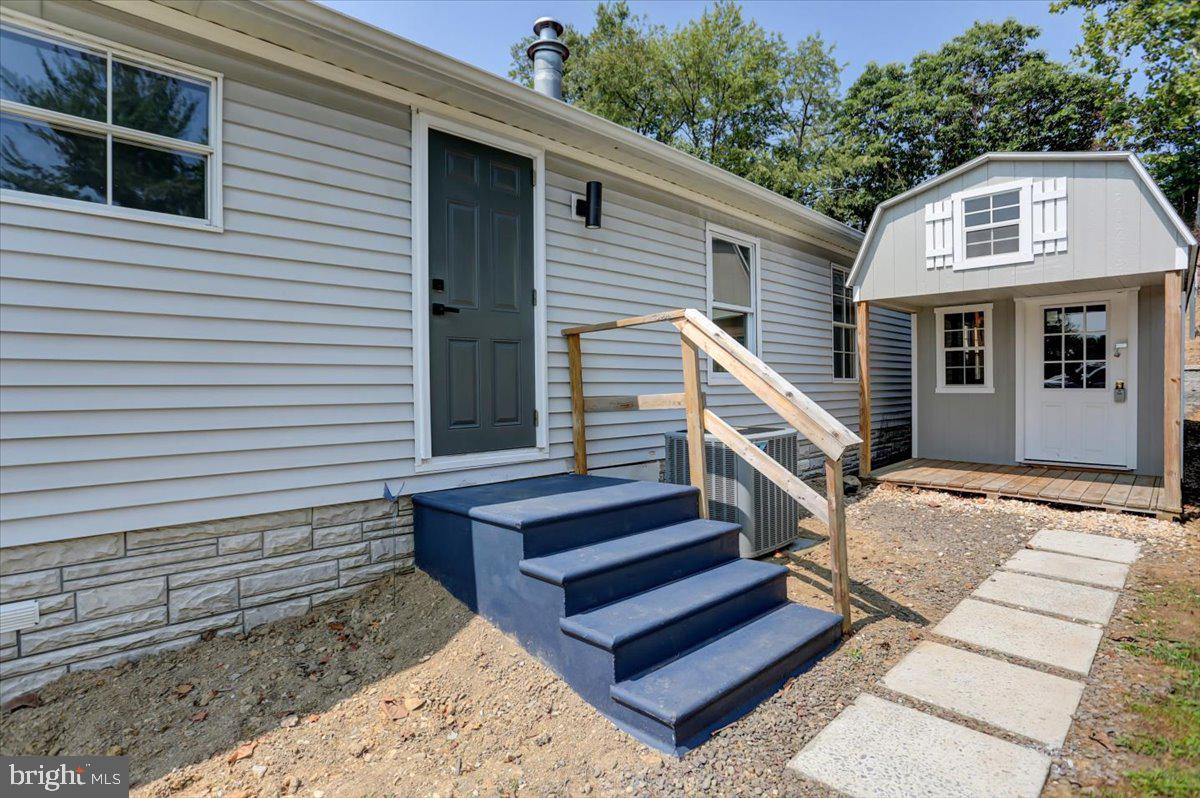 HIGHLAND MANOR - Residential