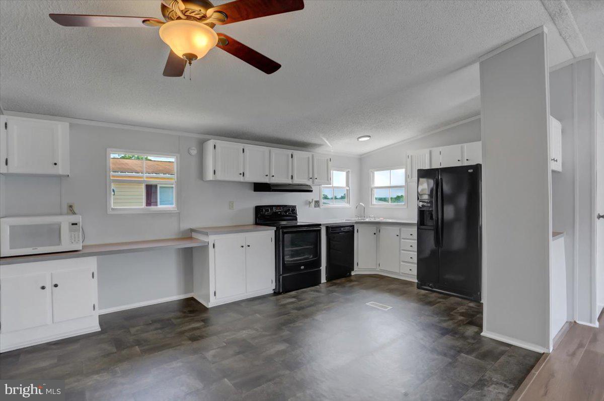 HIGHLAND MANOR - Residential