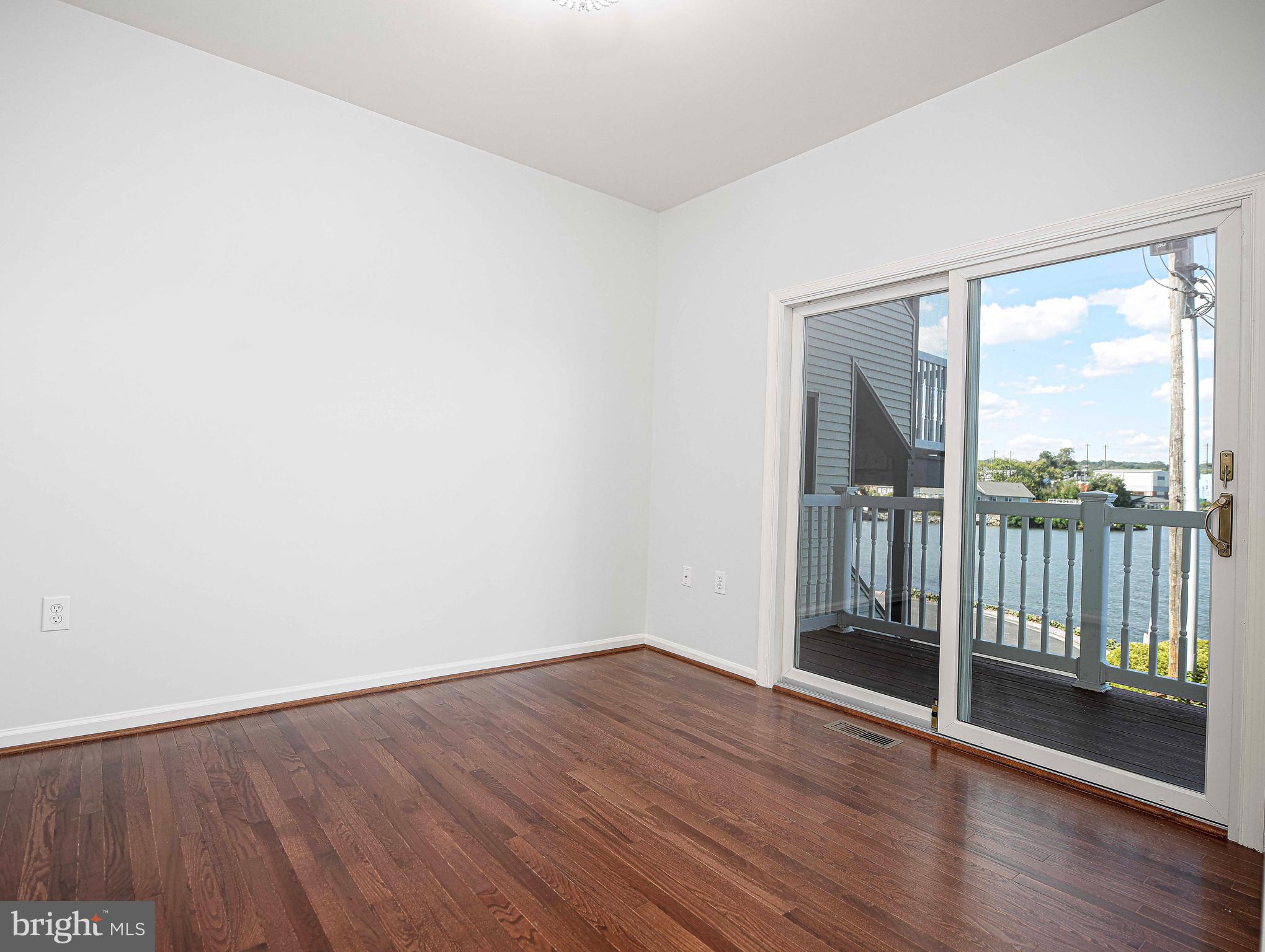 SENECA POINTE - Residential