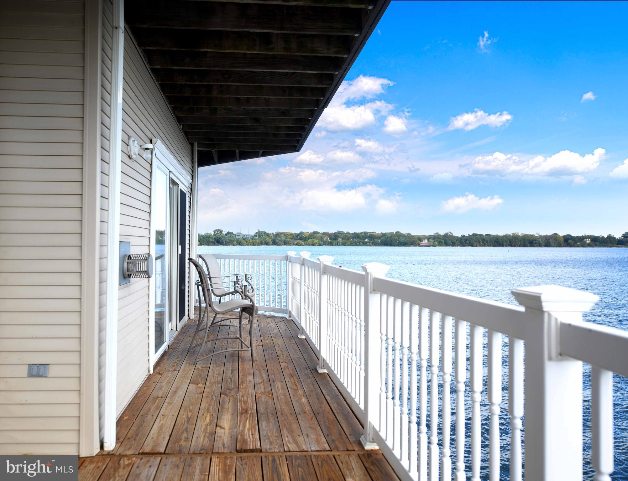 SENECA POINTE - Residential