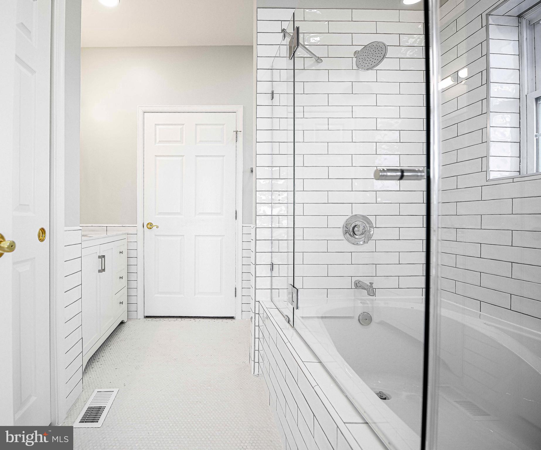 SENECA POINTE - Residential