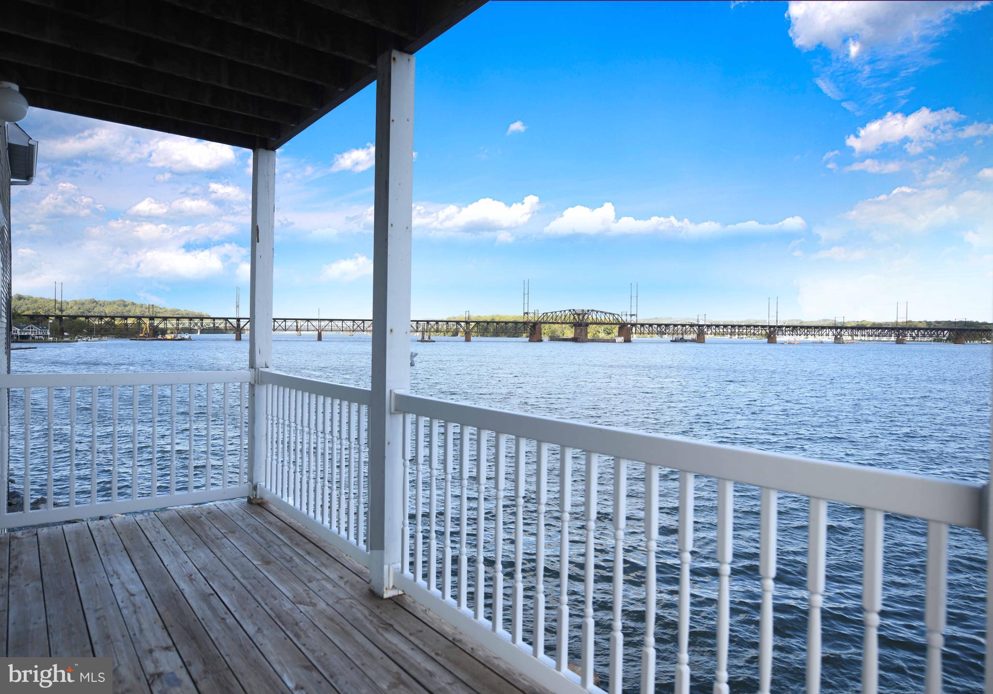 SENECA POINTE - Residential