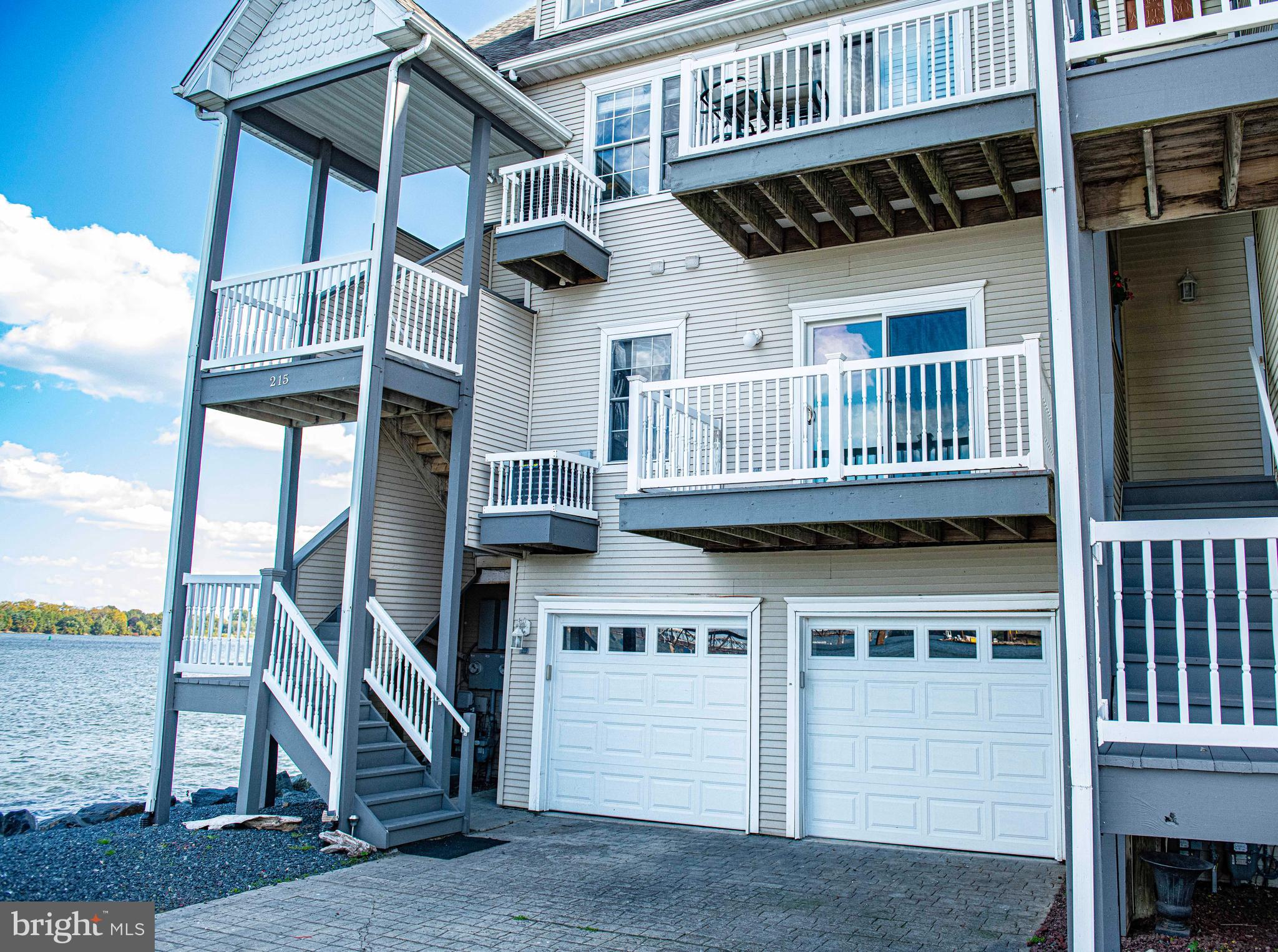 SENECA POINTE - Residential