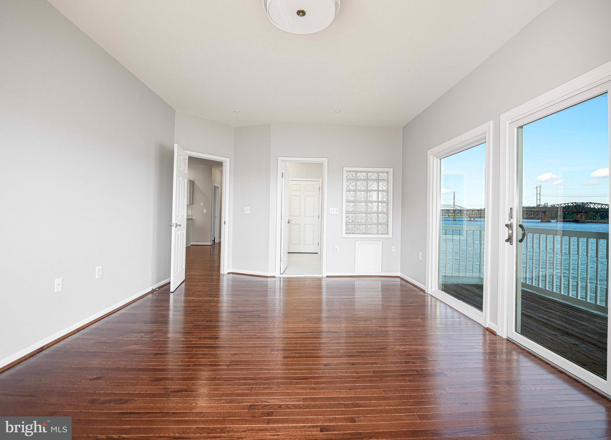 SENECA POINTE - Residential