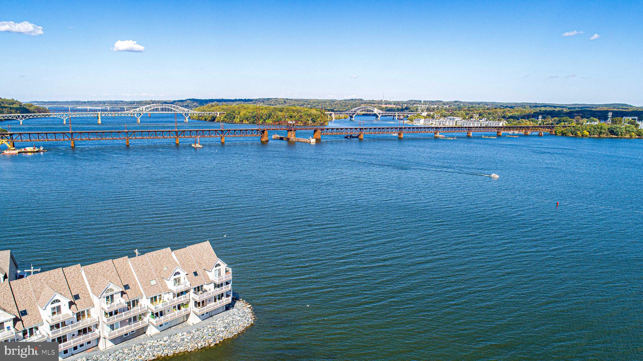 SENECA POINTE - Residential