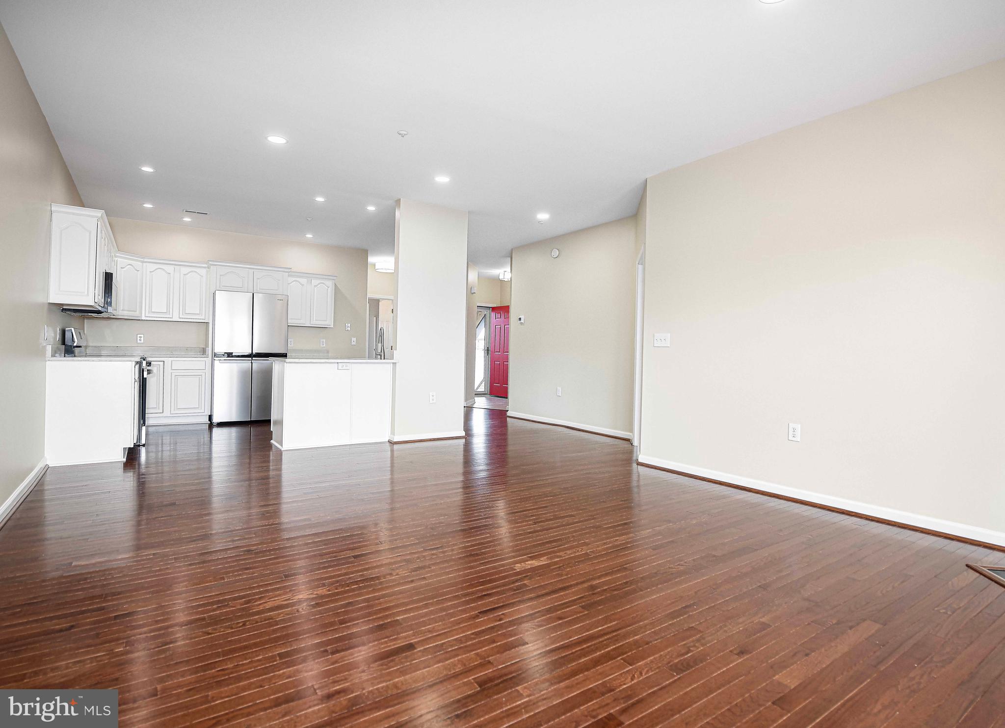 SENECA POINTE - Residential