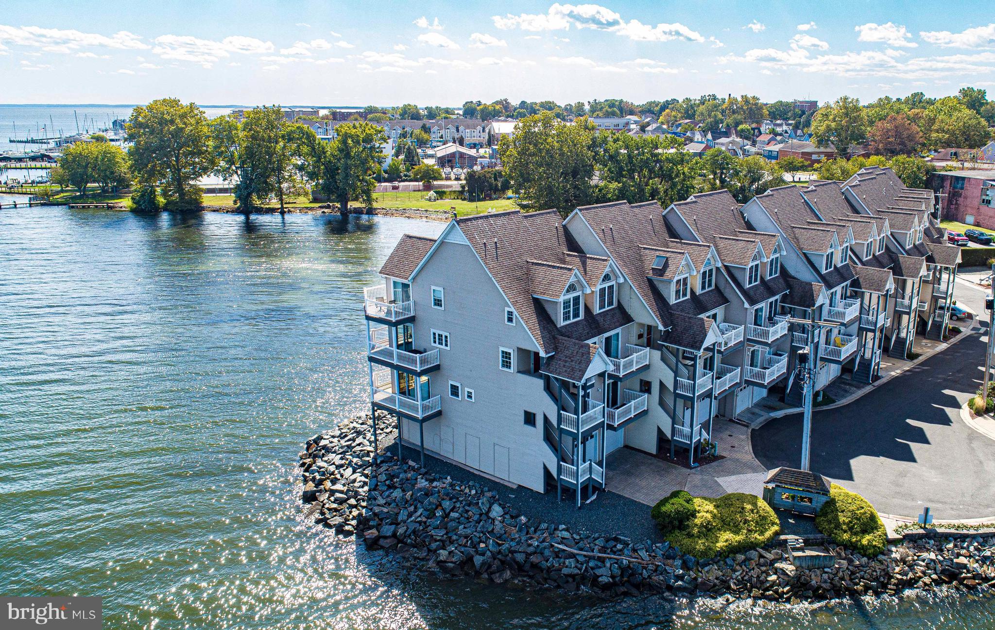 SENECA POINTE - Residential