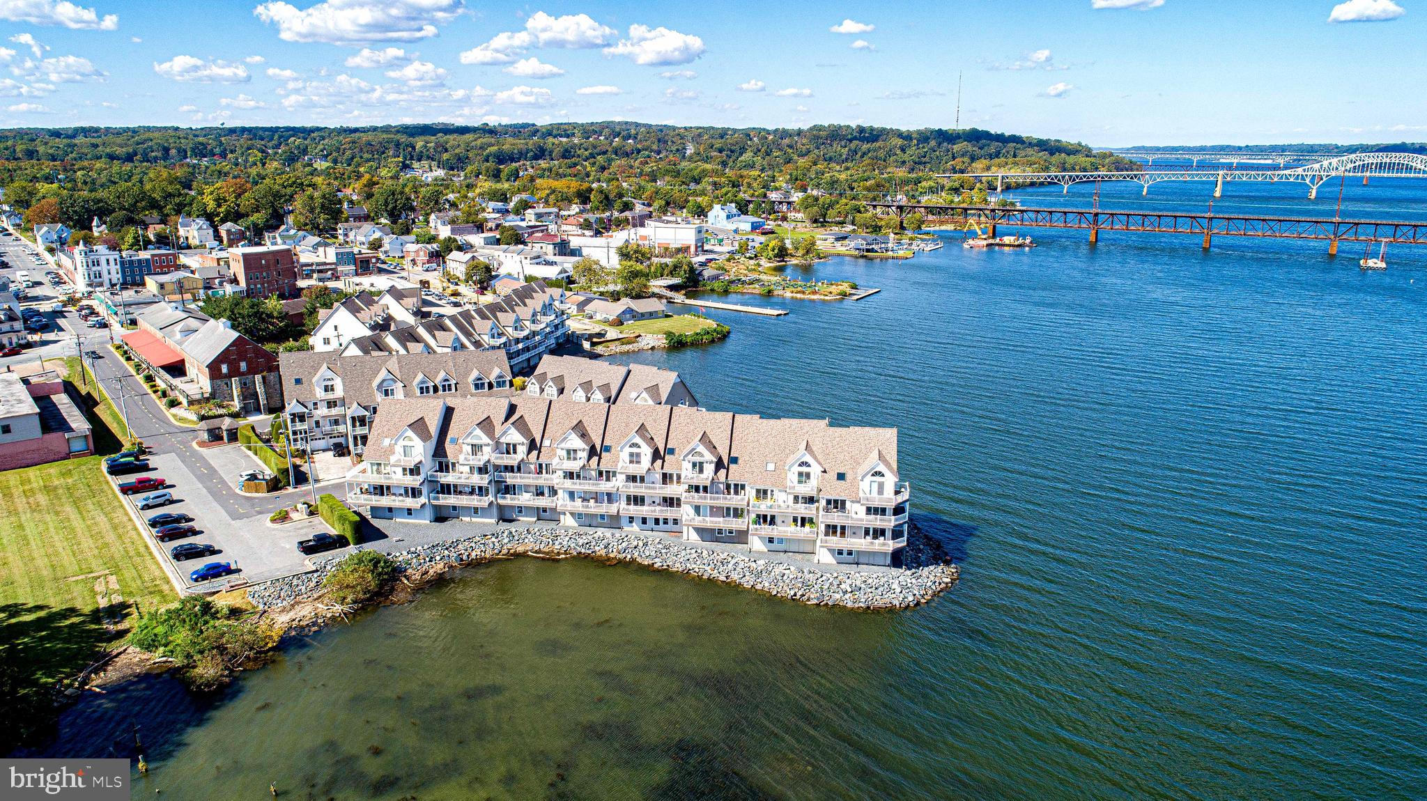 SENECA POINTE - Residential