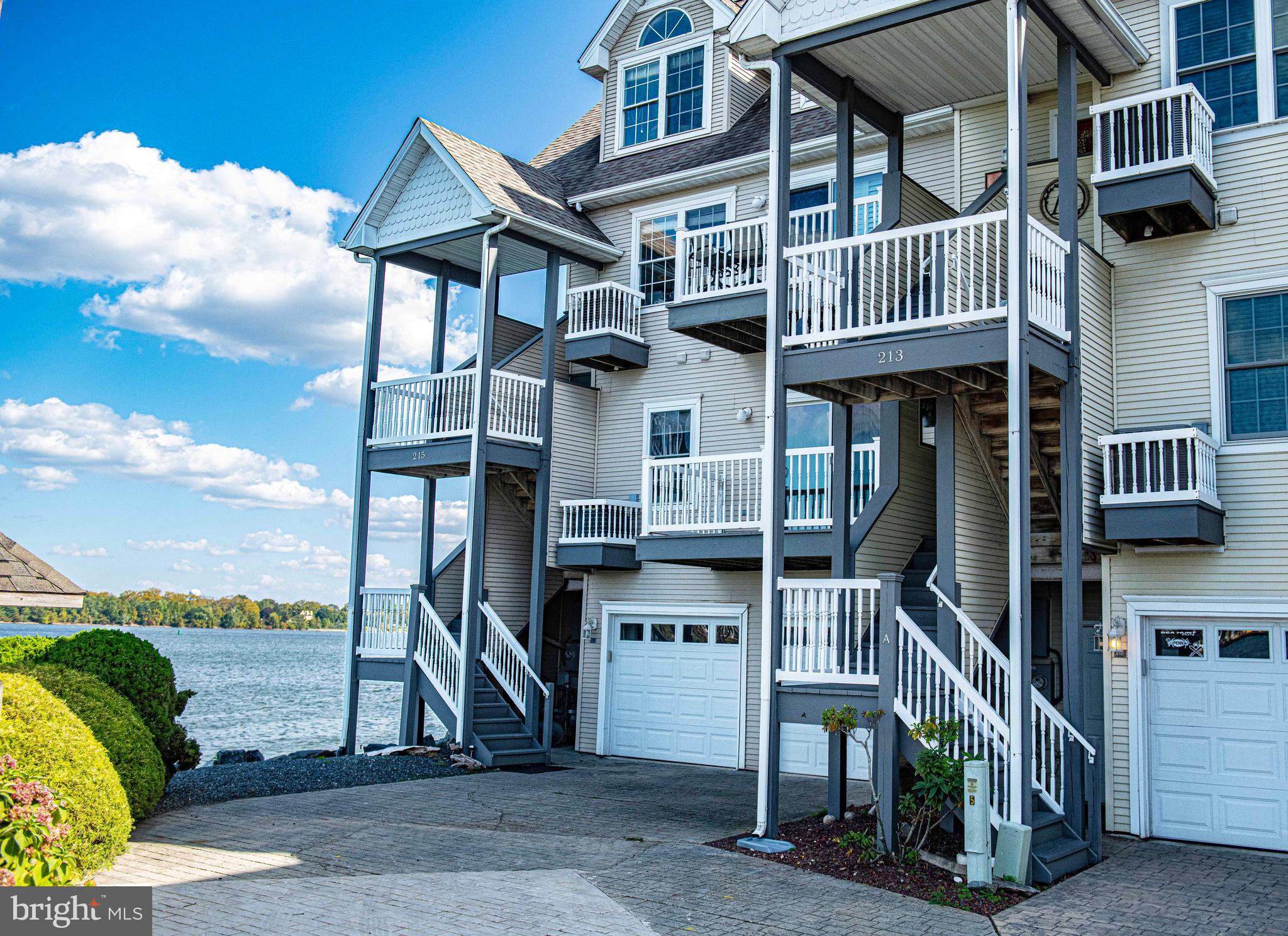 SENECA POINTE - Residential