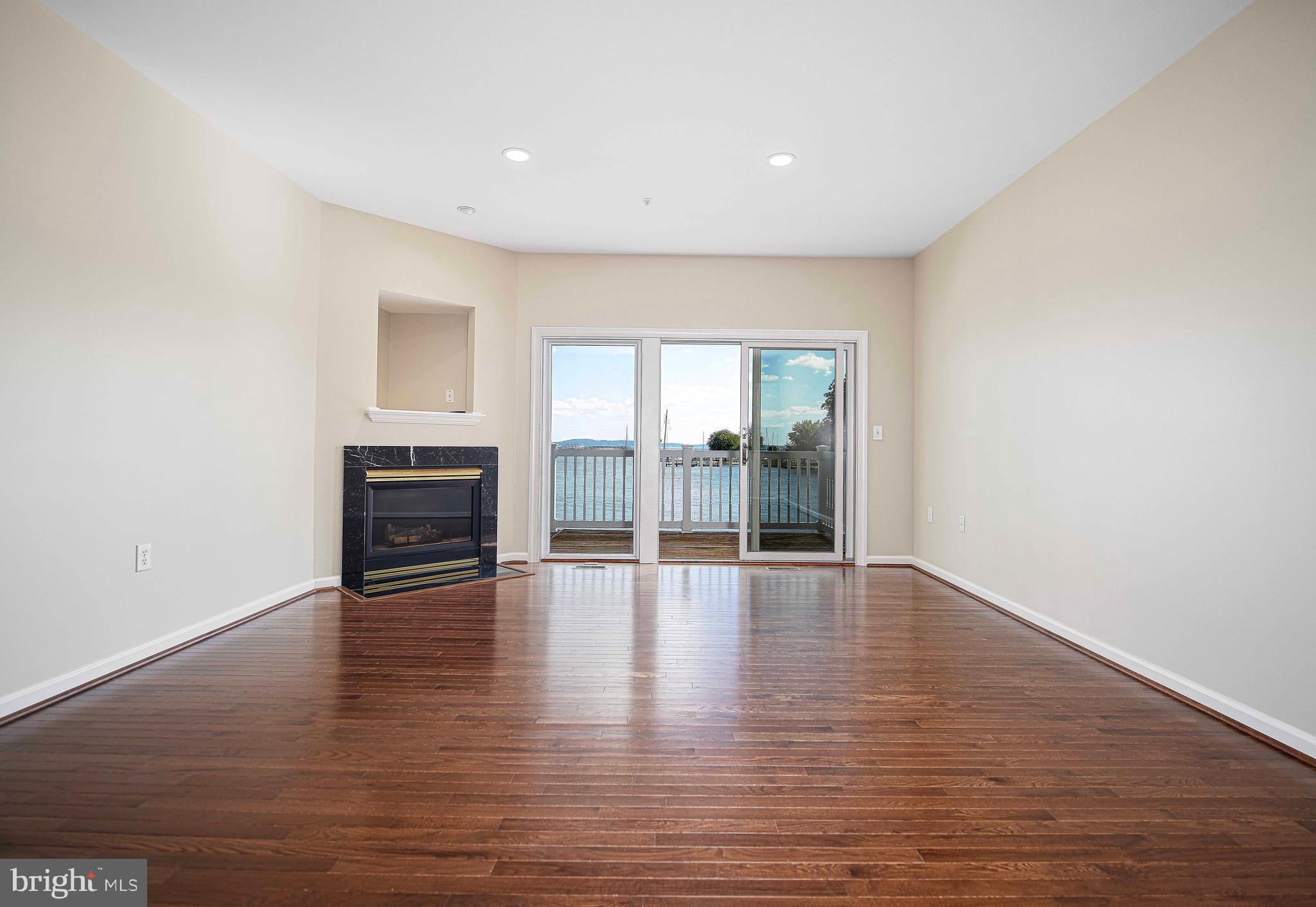 SENECA POINTE - Residential