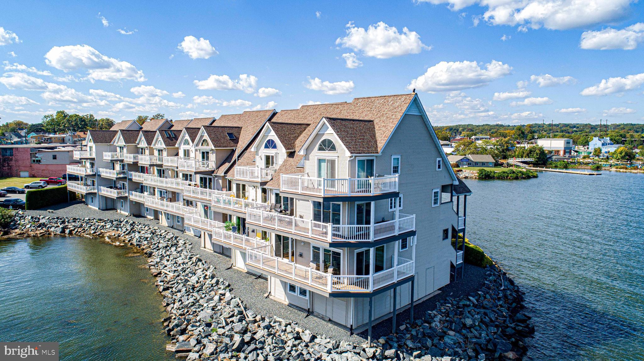 SENECA POINTE - Residential