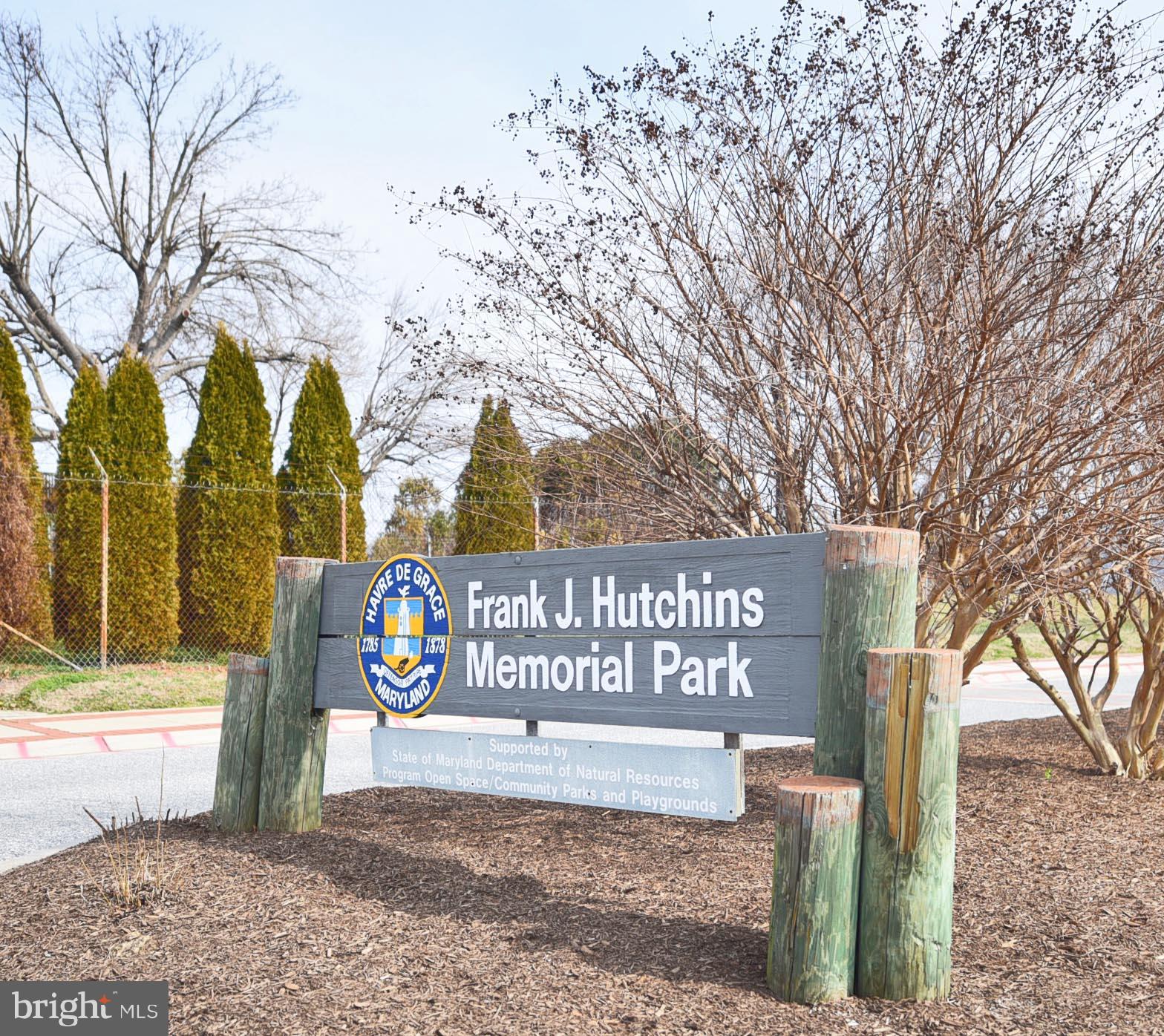 SENECA POINTE - Residential