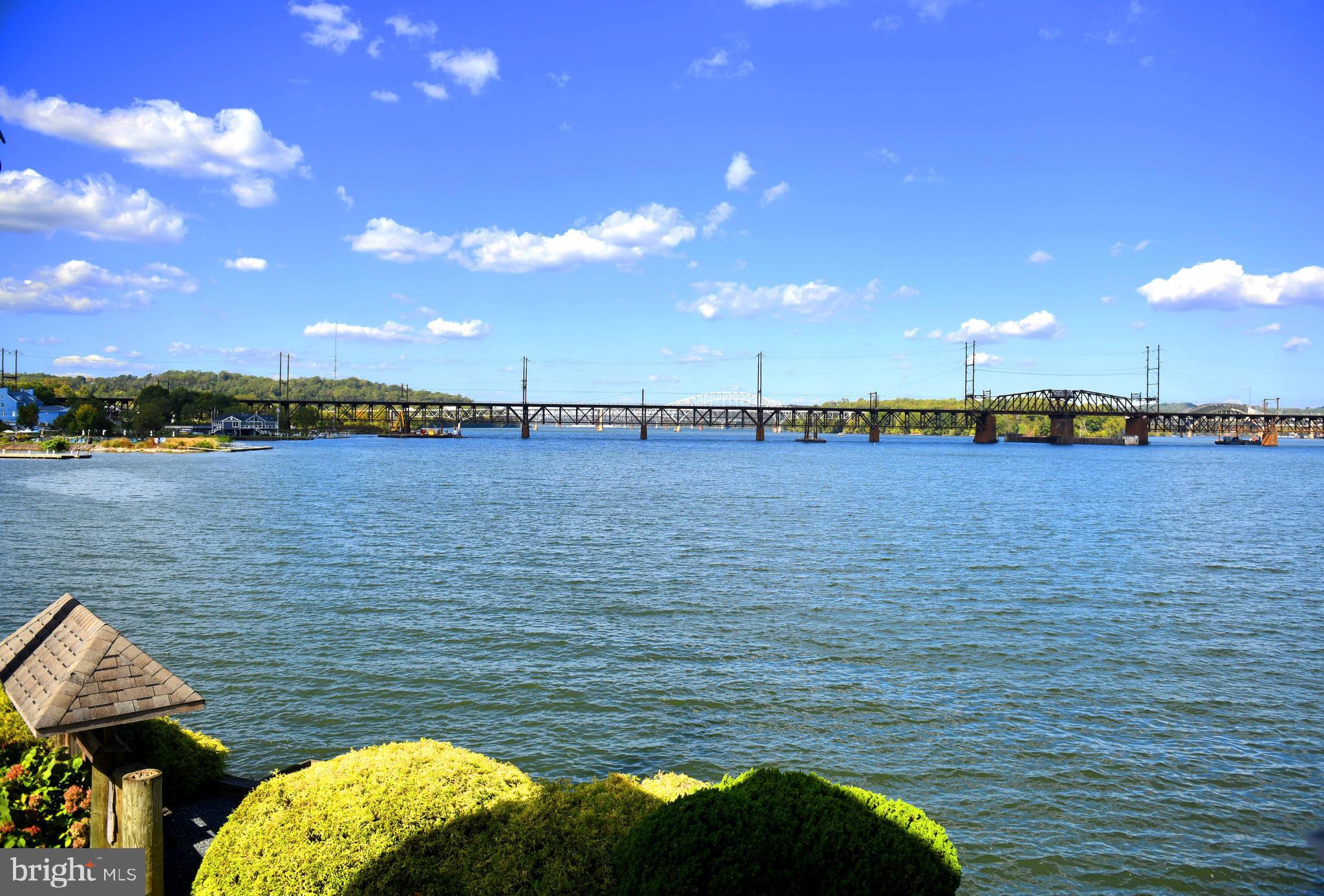 SENECA POINTE - Residential