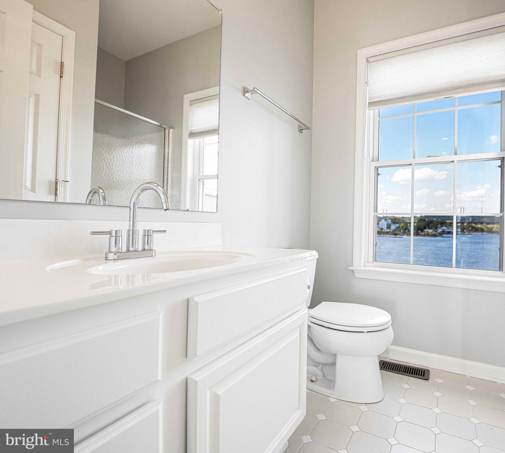 SENECA POINTE - Residential