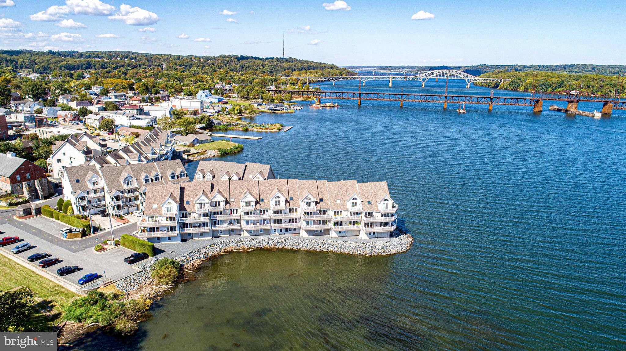 SENECA POINTE - Residential