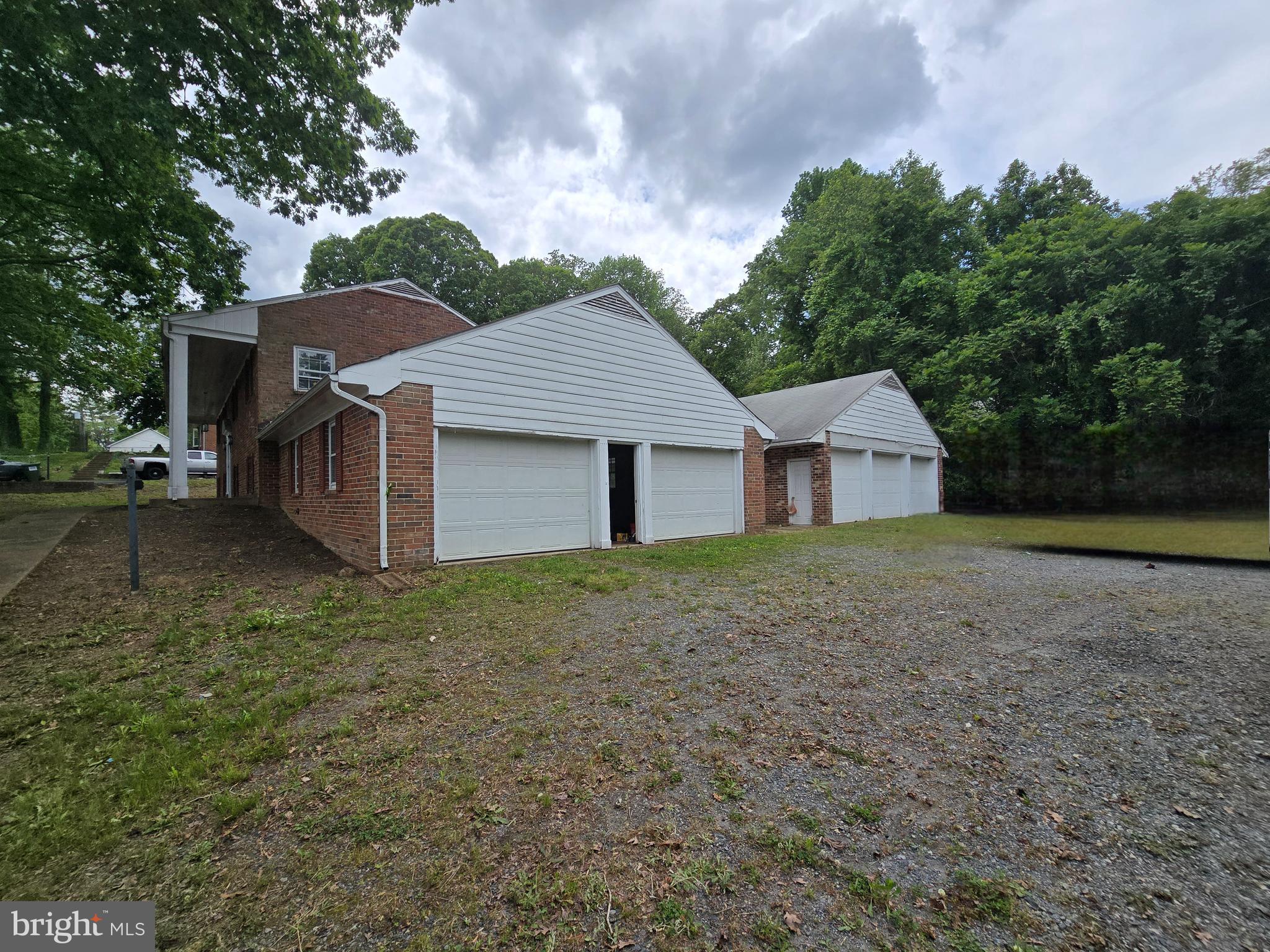 1215 FORBES STREET