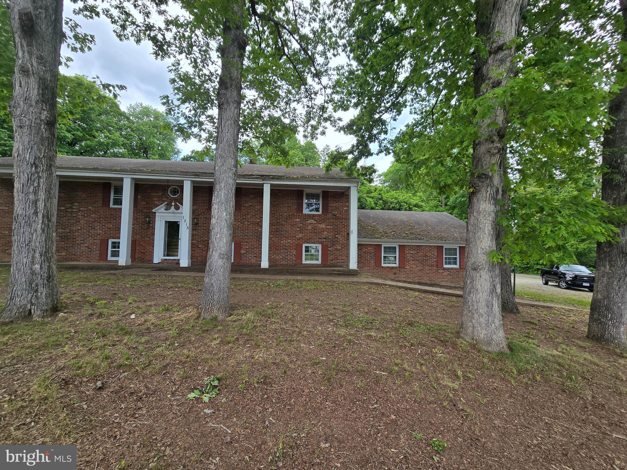 1215 FORBES STREET