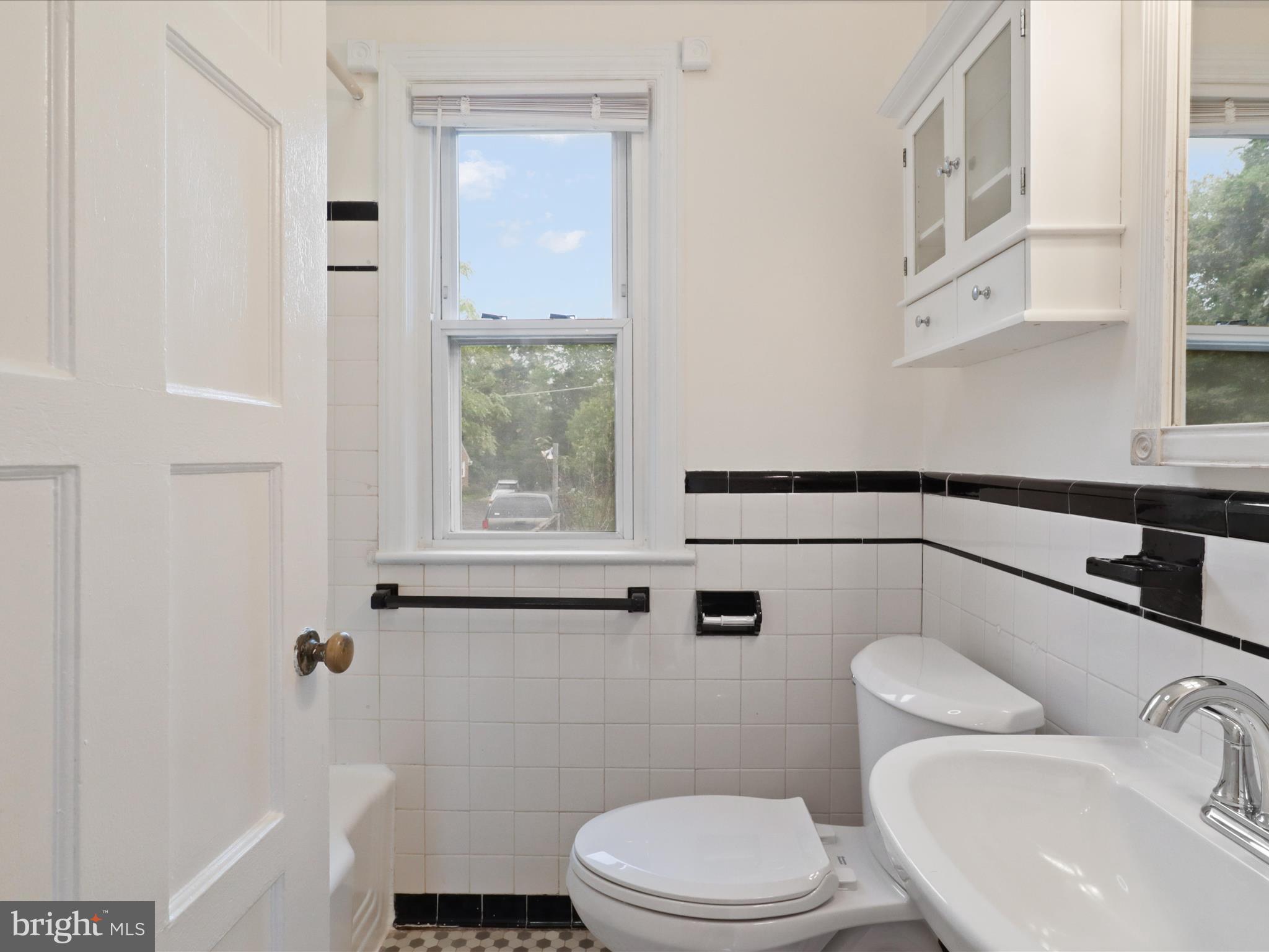 JEFFERSON MANOR - Residential Lease