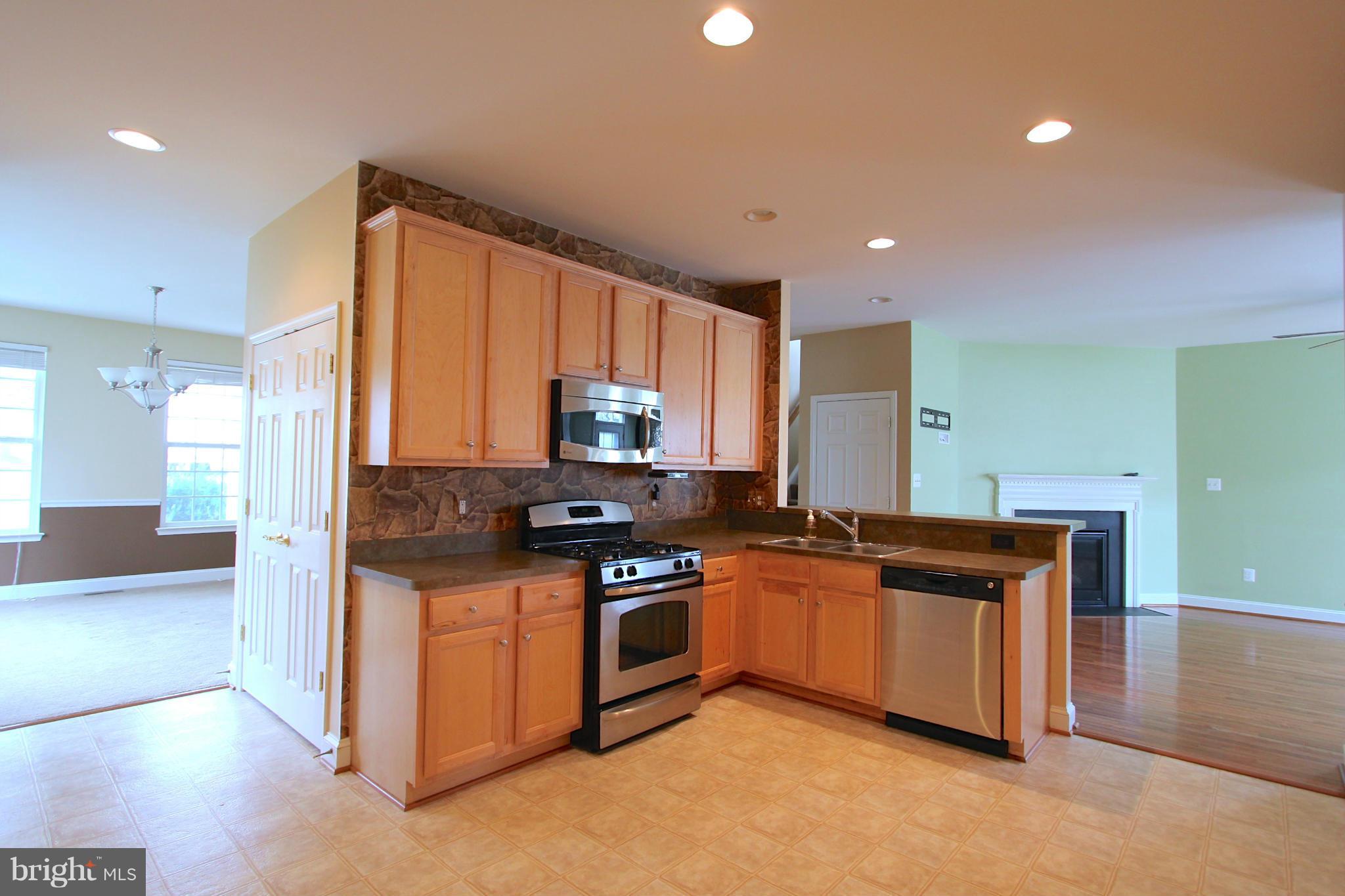 DAHLIA PARK OF WILDEWOOD - Residential