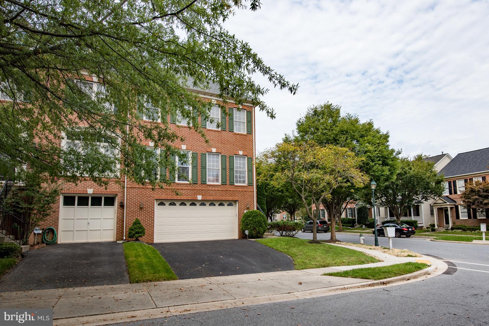 QUINCE ORCHARD PARK - Residential