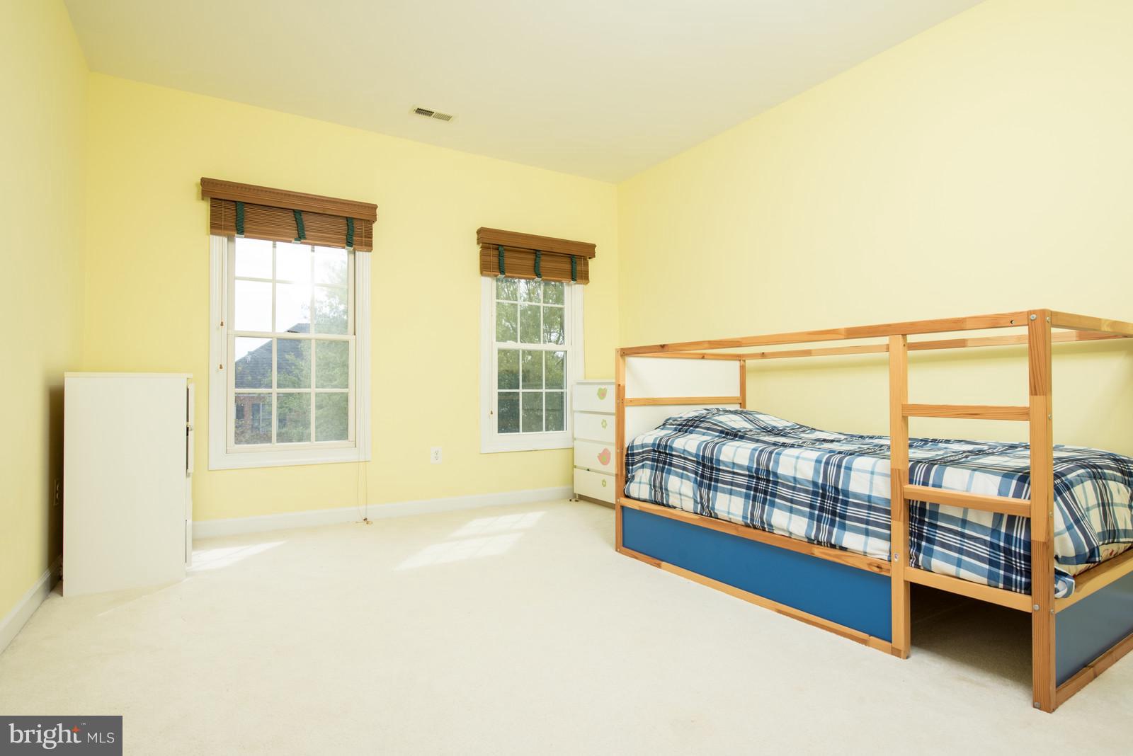 QUINCE ORCHARD PARK - Residential