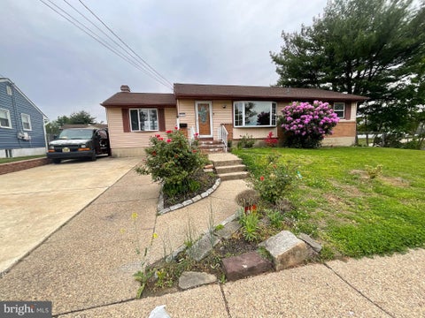 Homes For Rent - 7406 Jackson Avenue<br/> PENNSAUKEN, NJ 08109