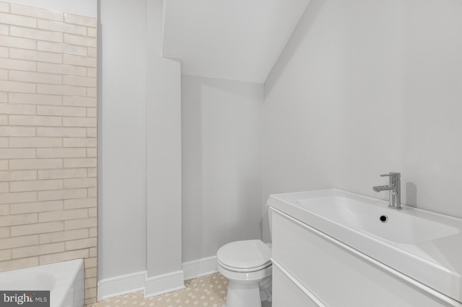 FRANCISVILLE - Residential Lease