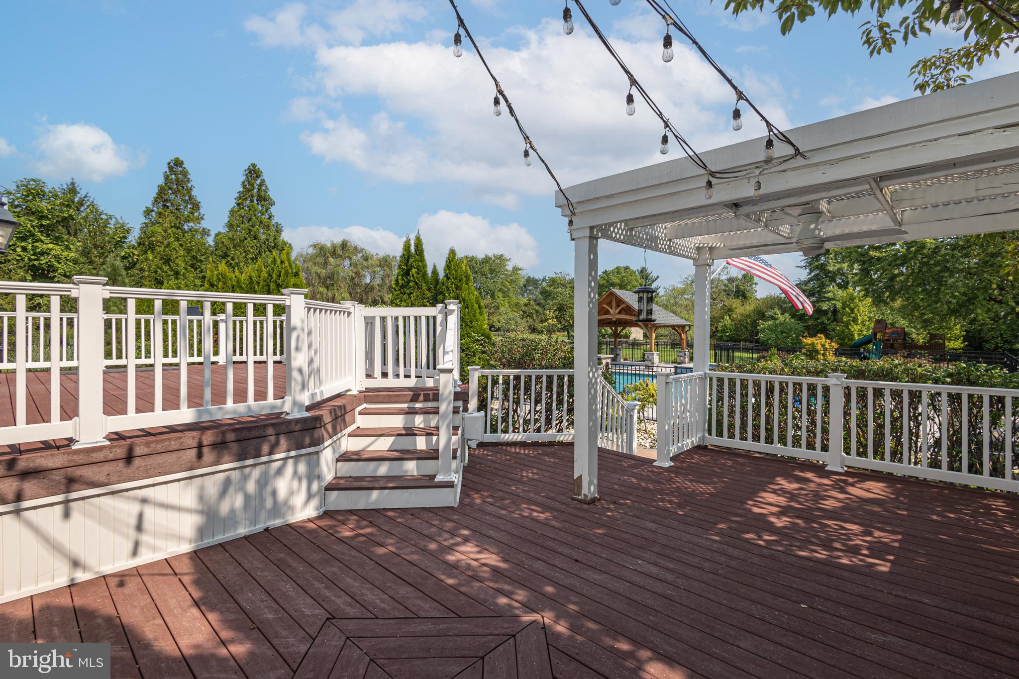 RAVEN HOLLOW - Residential