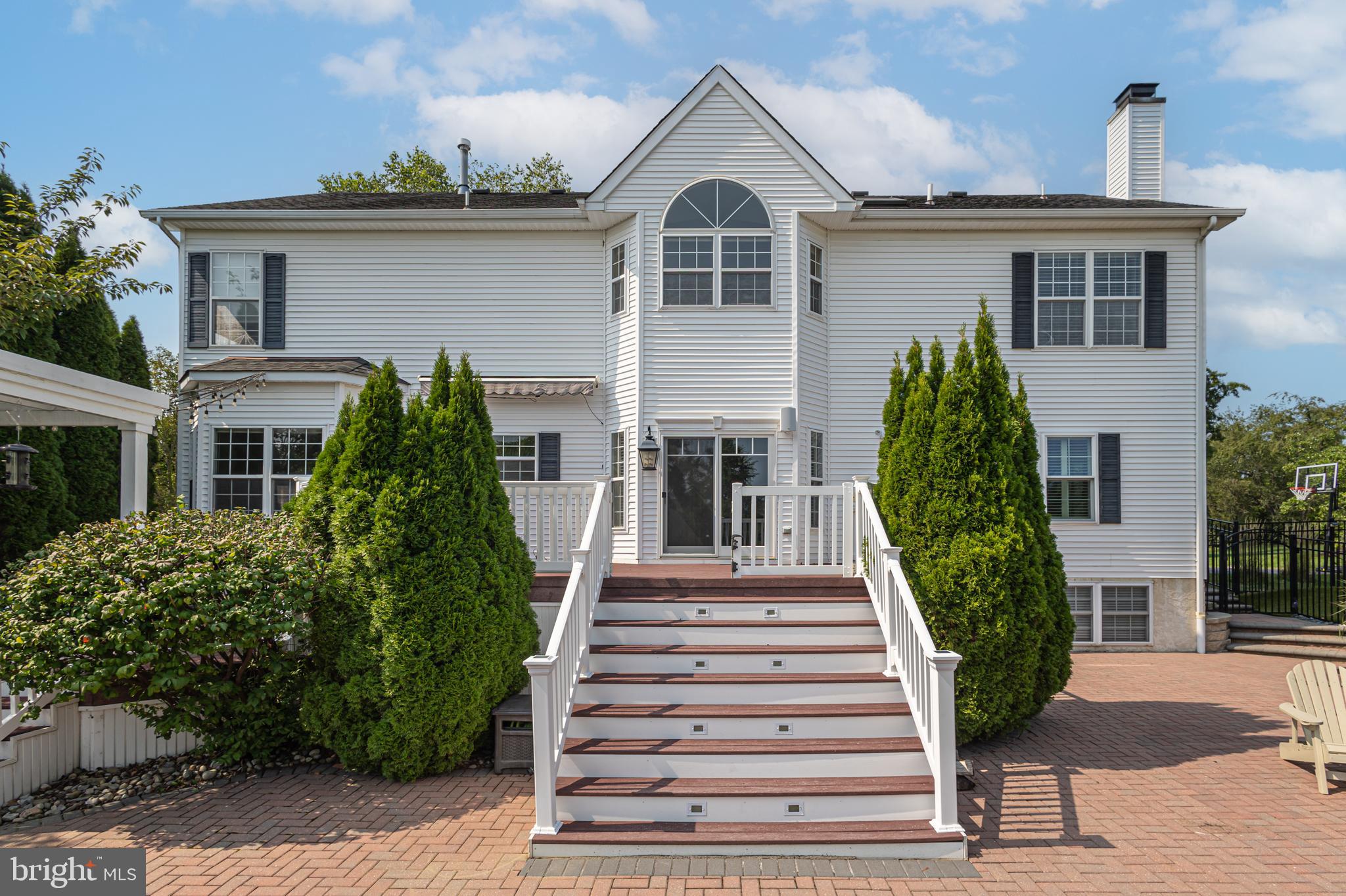 RAVEN HOLLOW - Residential