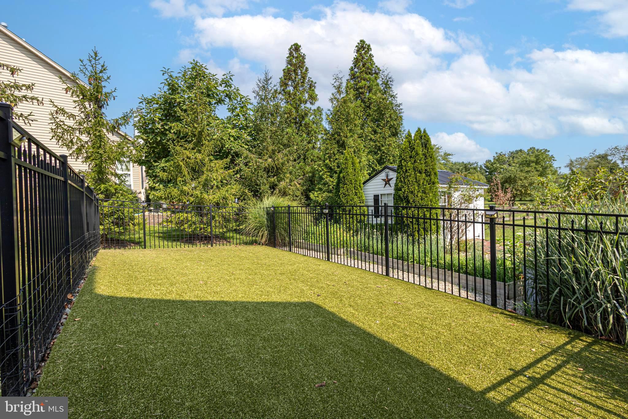 RAVEN HOLLOW - Residential