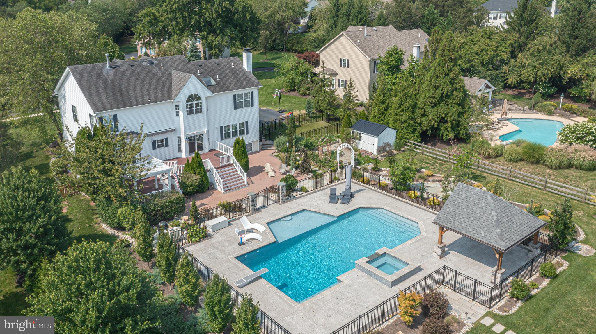 RAVEN HOLLOW - Residential