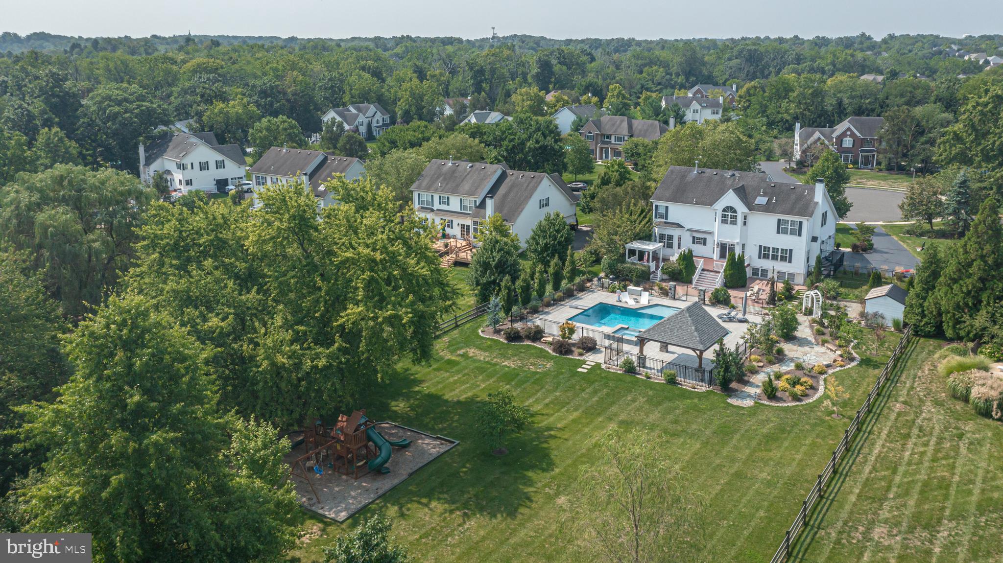 RAVEN HOLLOW - Residential