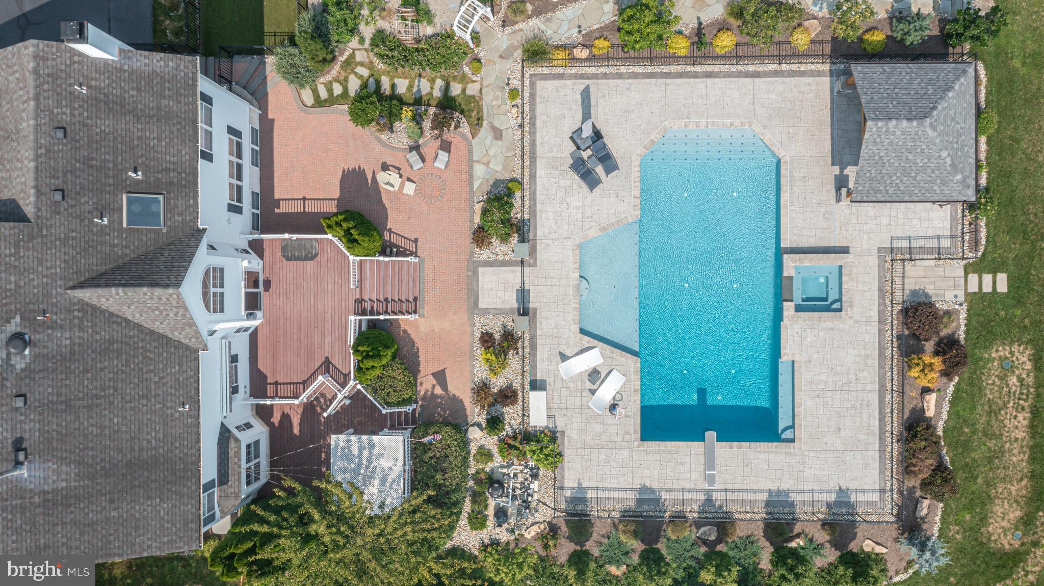 RAVEN HOLLOW - Residential