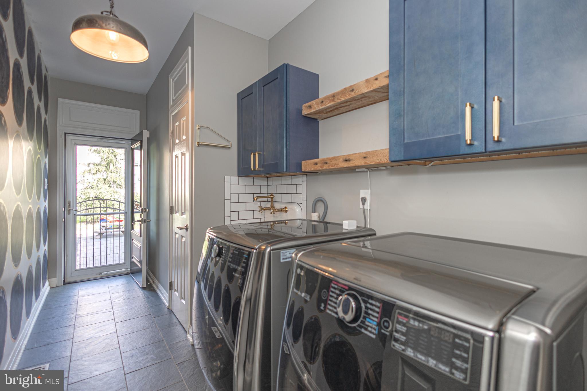 RAVEN HOLLOW - Residential