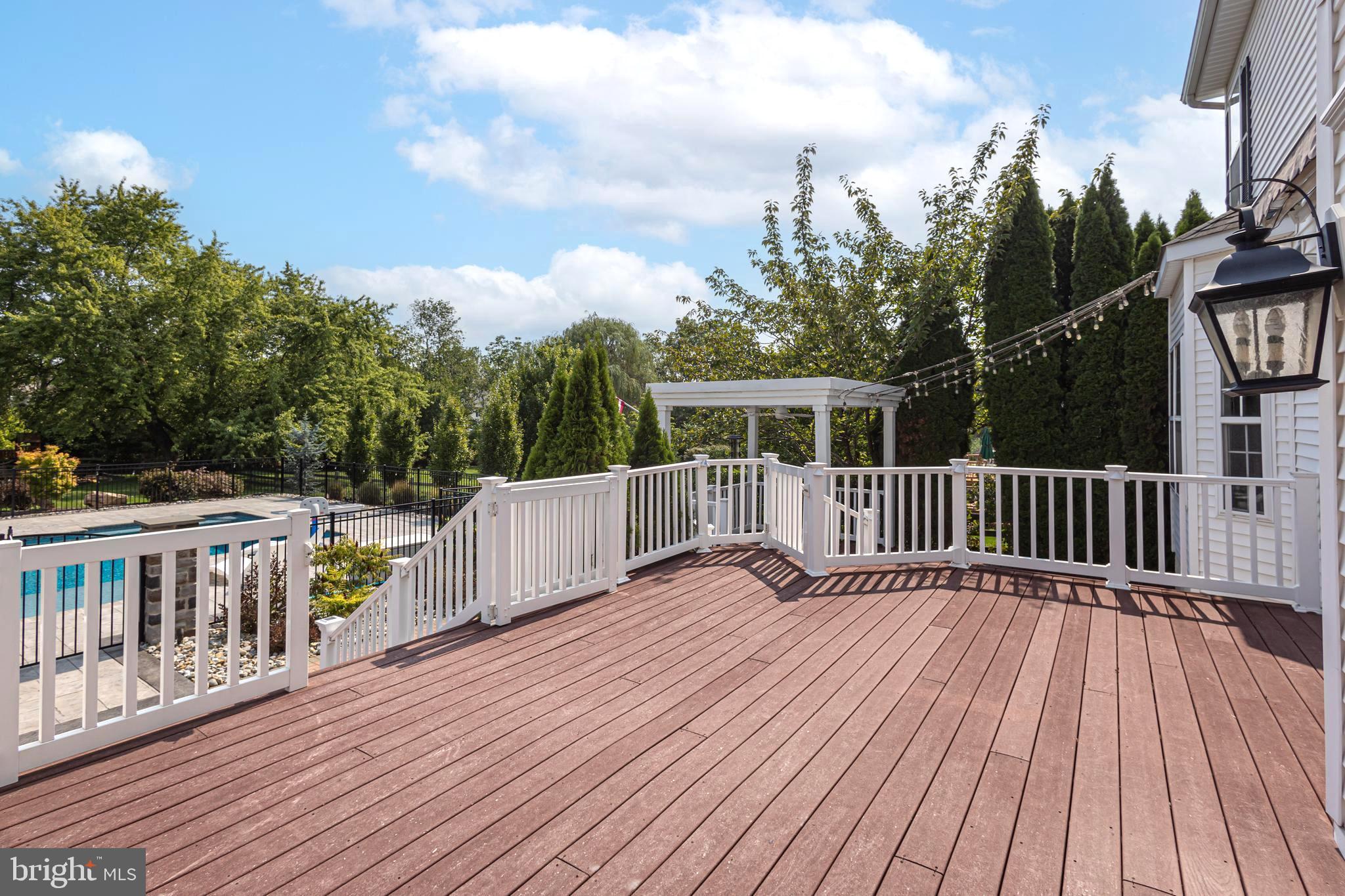 RAVEN HOLLOW - Residential