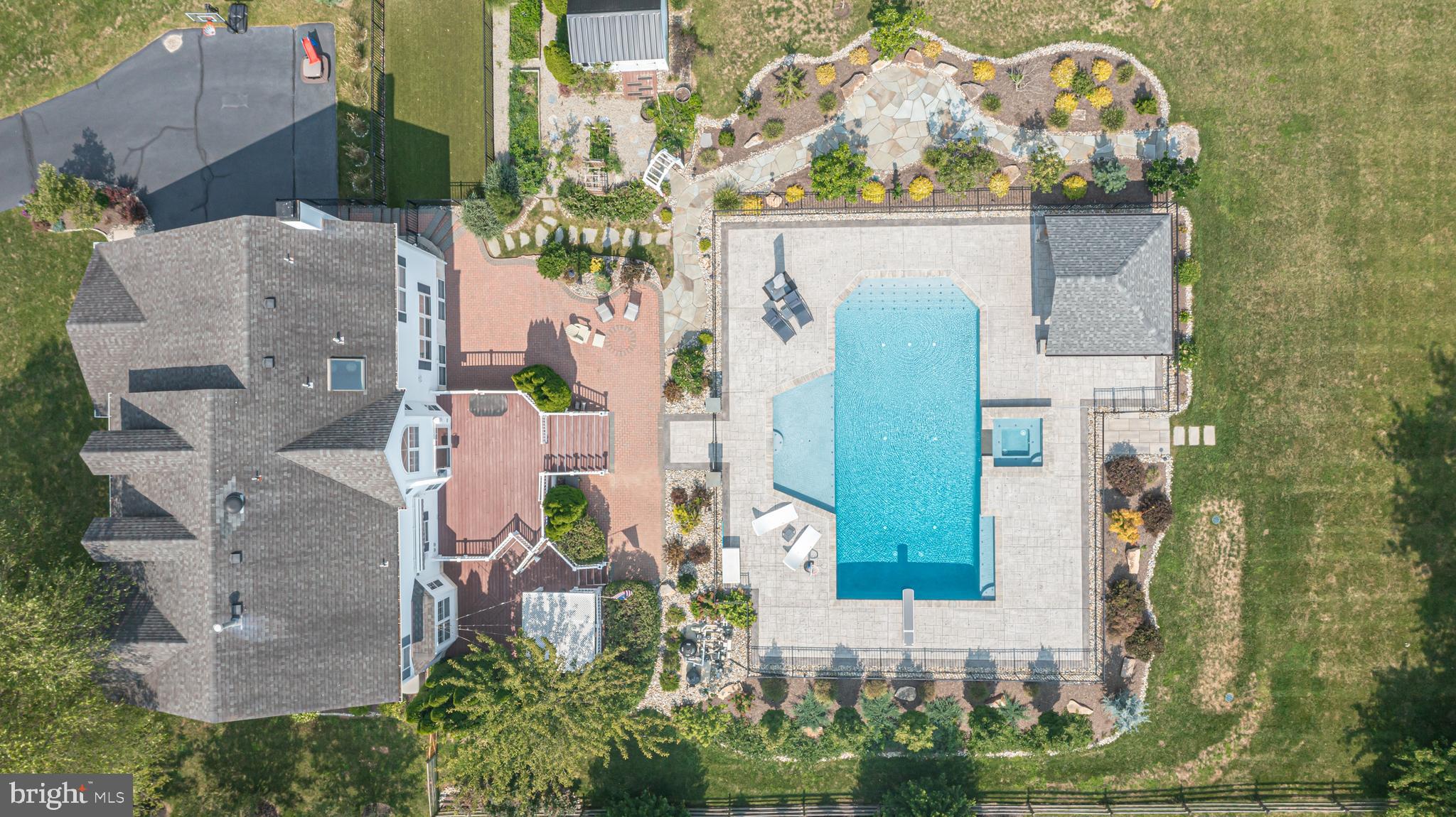 RAVEN HOLLOW - Residential