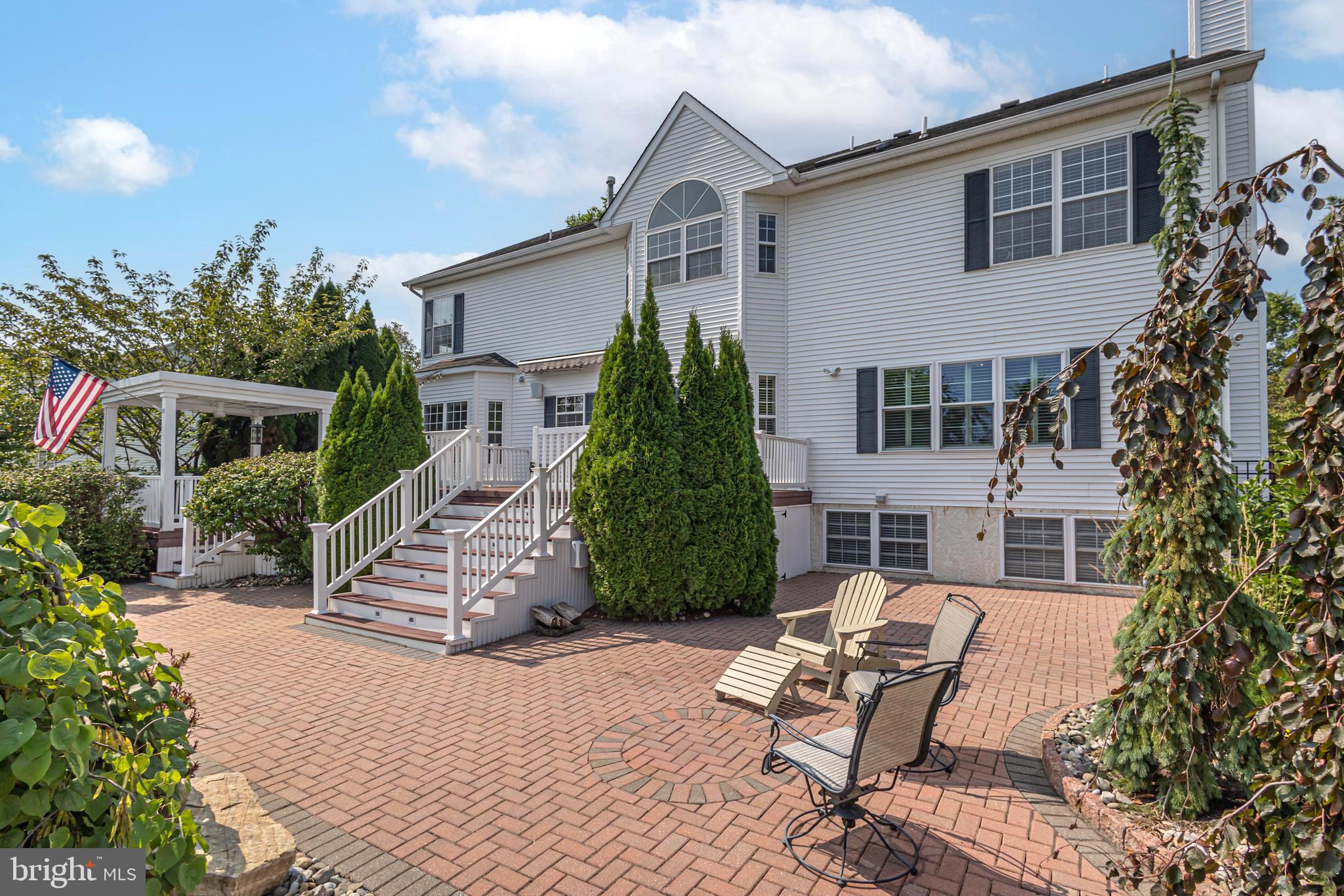 RAVEN HOLLOW - Residential