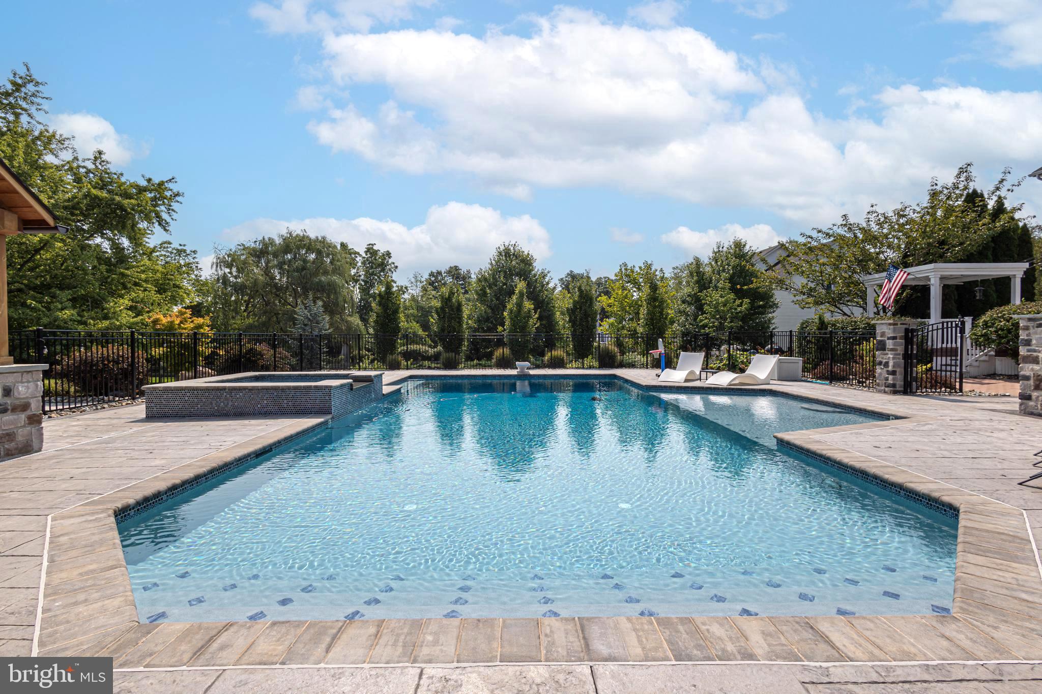 RAVEN HOLLOW - Residential