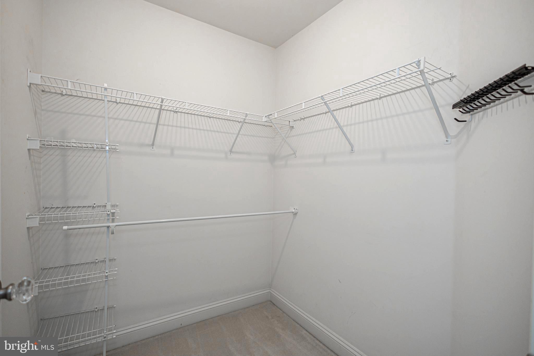 RAVEN HOLLOW - Residential