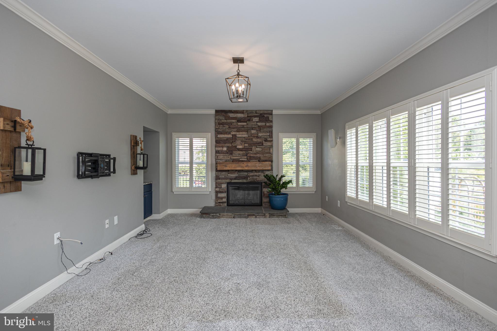 RAVEN HOLLOW - Residential