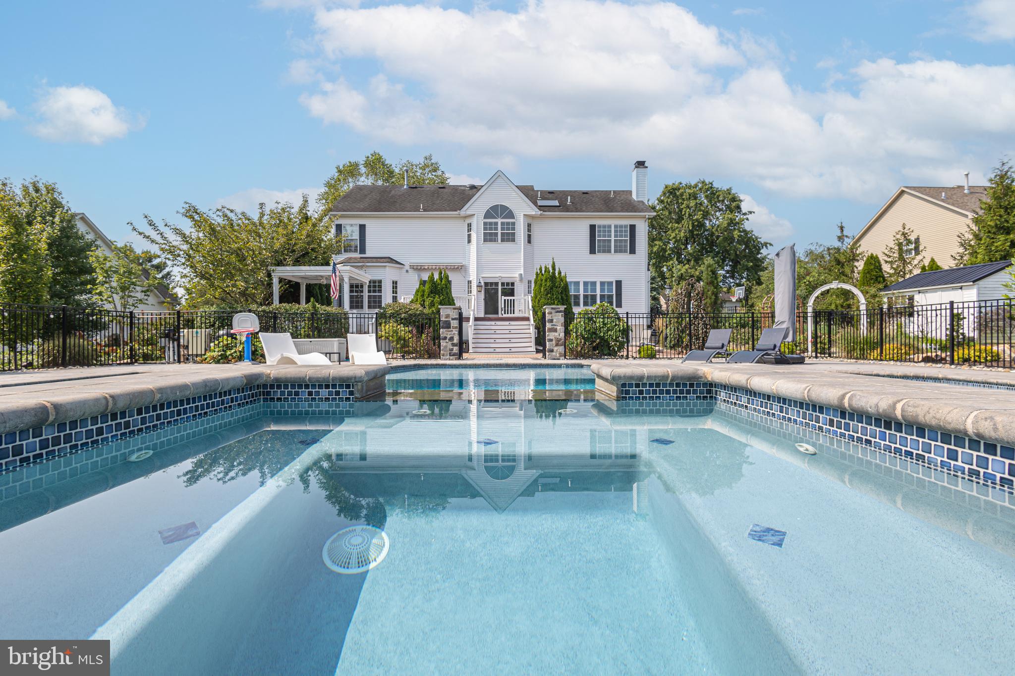 RAVEN HOLLOW - Residential