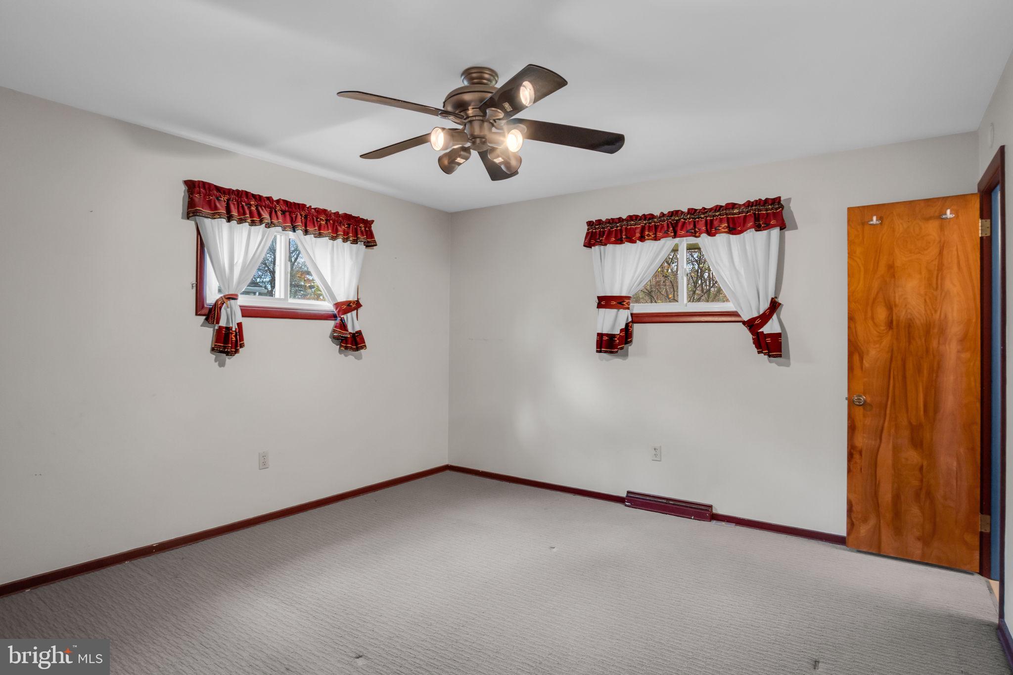 WINDSOR PARK - Residential