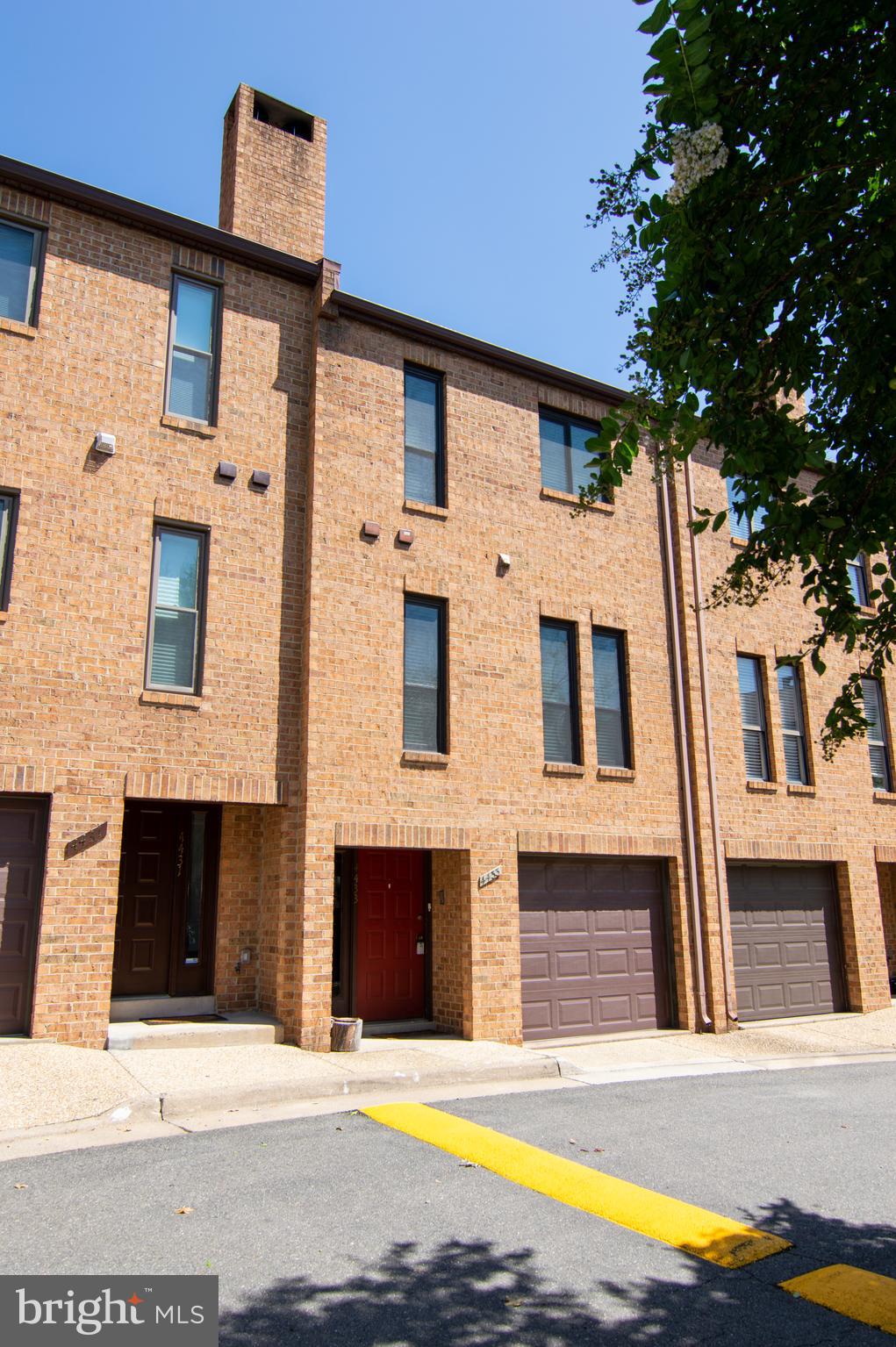 4433 7TH STREET N